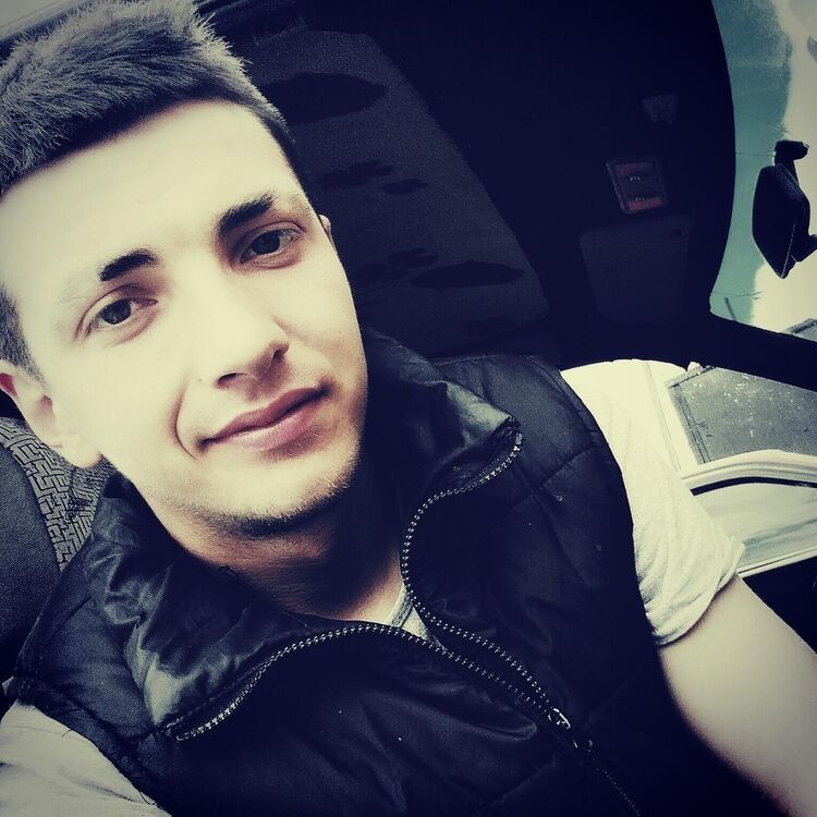  ,   Djoni, 26 ,   ,   