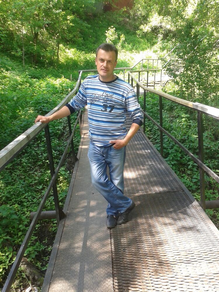  ,   Maikl, 45 ,   