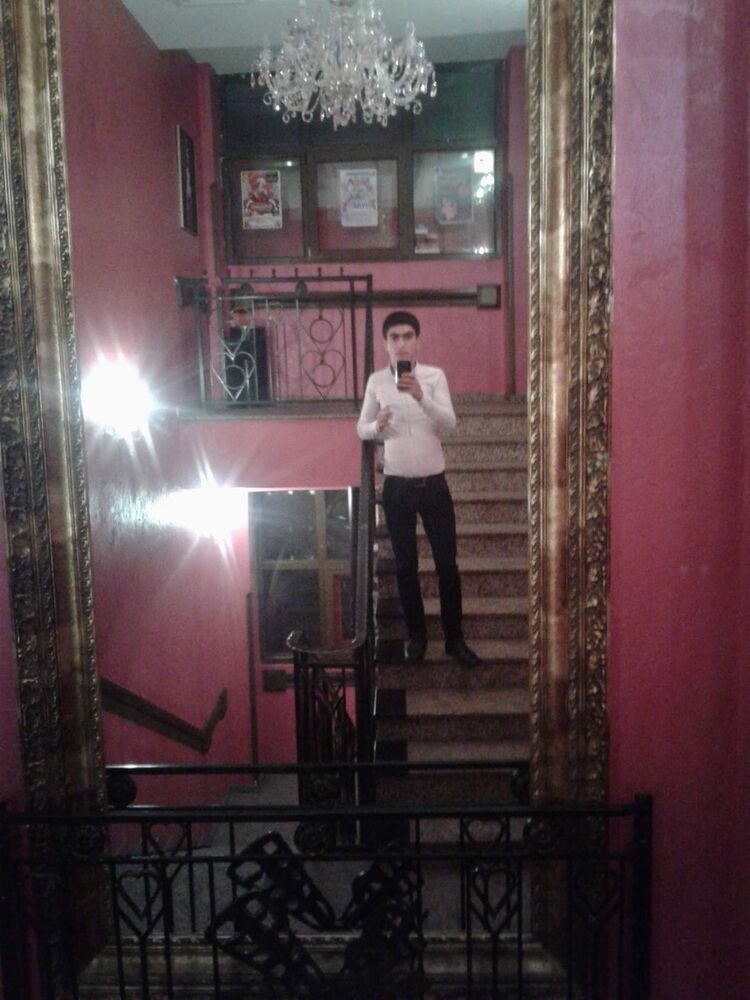  8741565  Cahangir, 34 ,    
