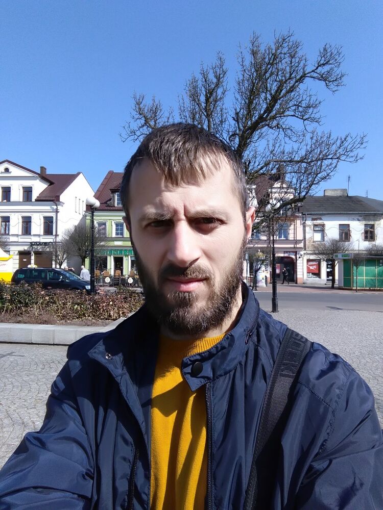  11946645  Oleksandr, 48 ,    