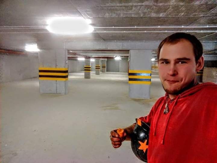  23252405  Vladyslav, 28 ,    