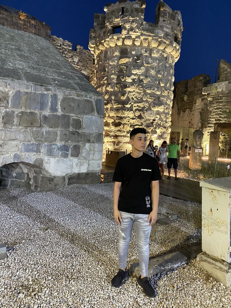  ,   Alex, 20 ,   ,   