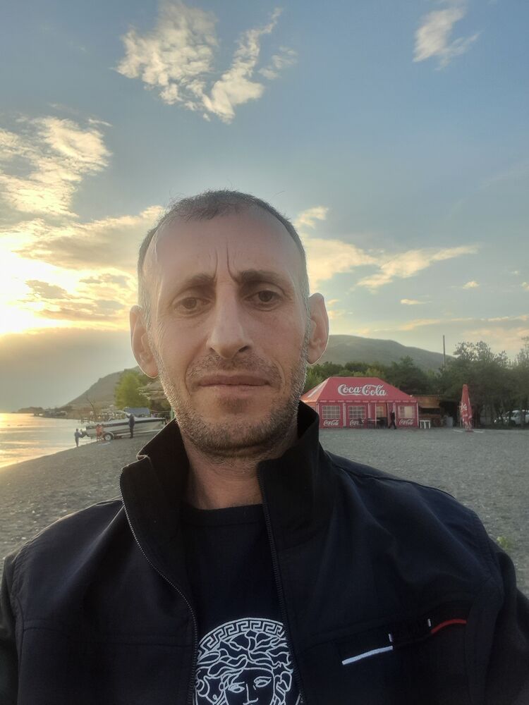  ,   Benik, 42 ,   ,   