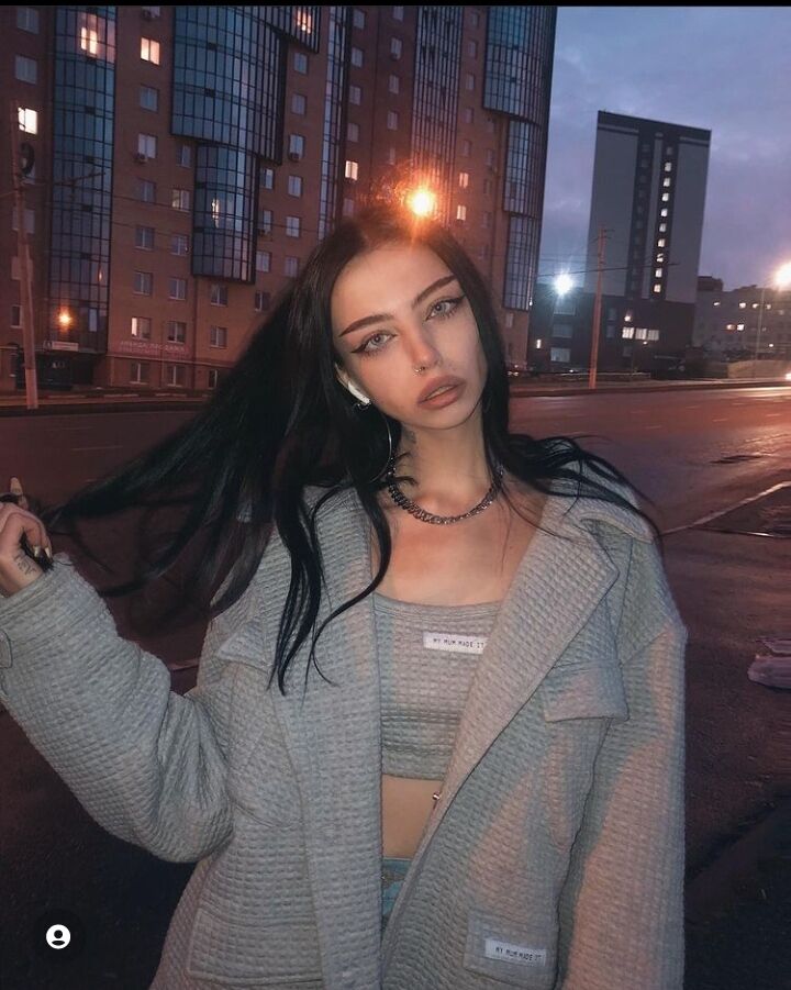  ,   Anastasia, 21 ,   ,   , 