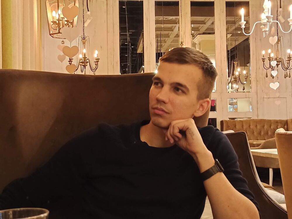  44193045  , 22 ,    -