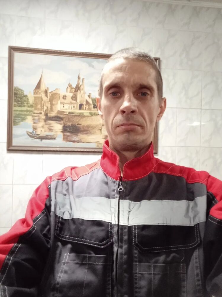  38229735  Ivan, 38 ,    