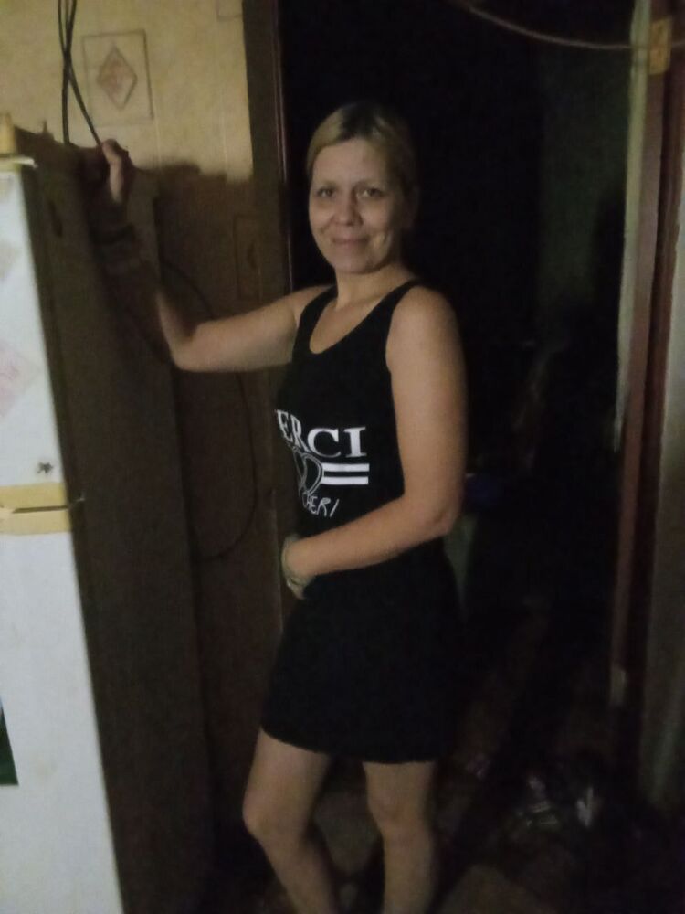  ,   Nika, 37 ,   ,   