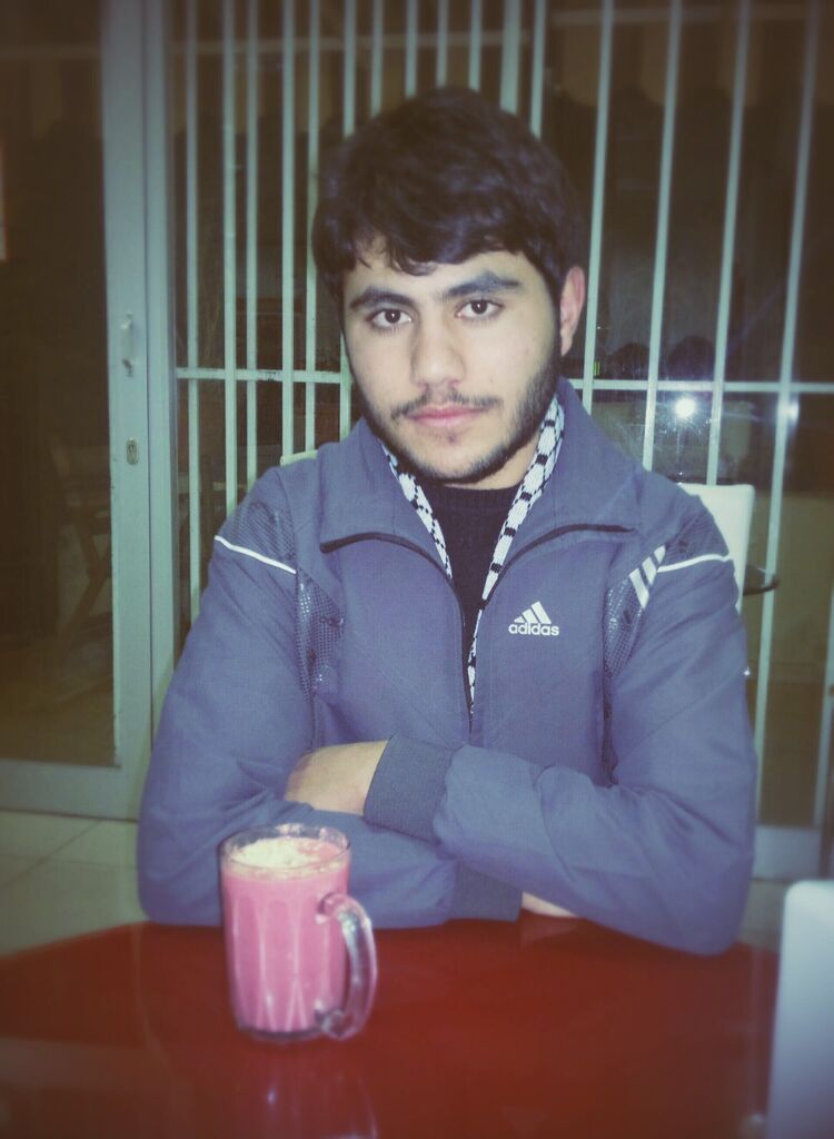  31971115  Semih, 24 ,    