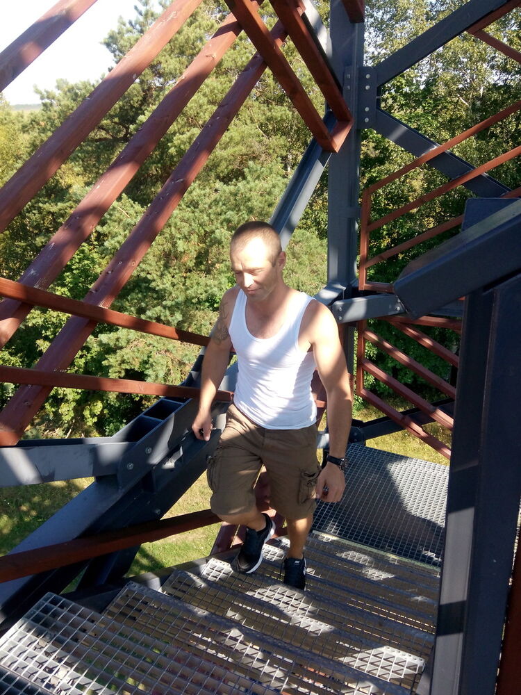  13306355  Danik, 41 ,    