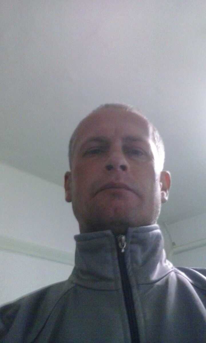  --,   Maks, 49 ,   