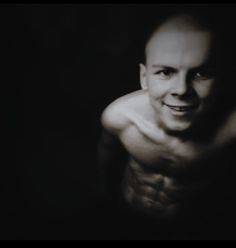  ,   Igor, 28 ,   ,   