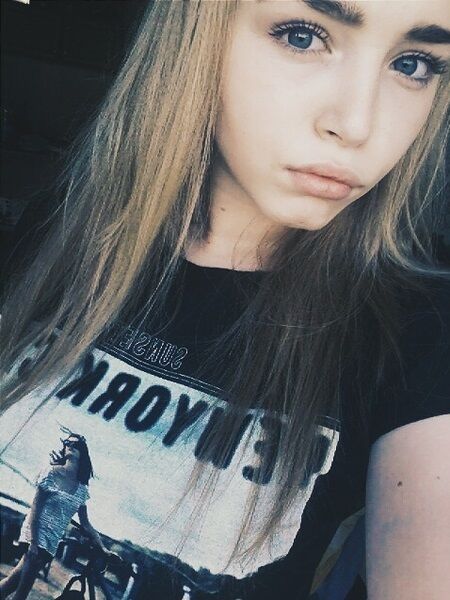  27943555  Anastasia, 27 ,    