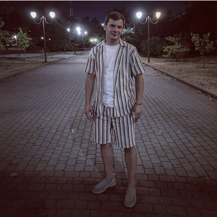  37702745  Azamat, 27 ,    