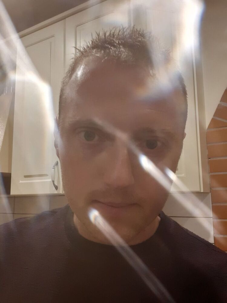  ,   Andzej, 37 ,   c 