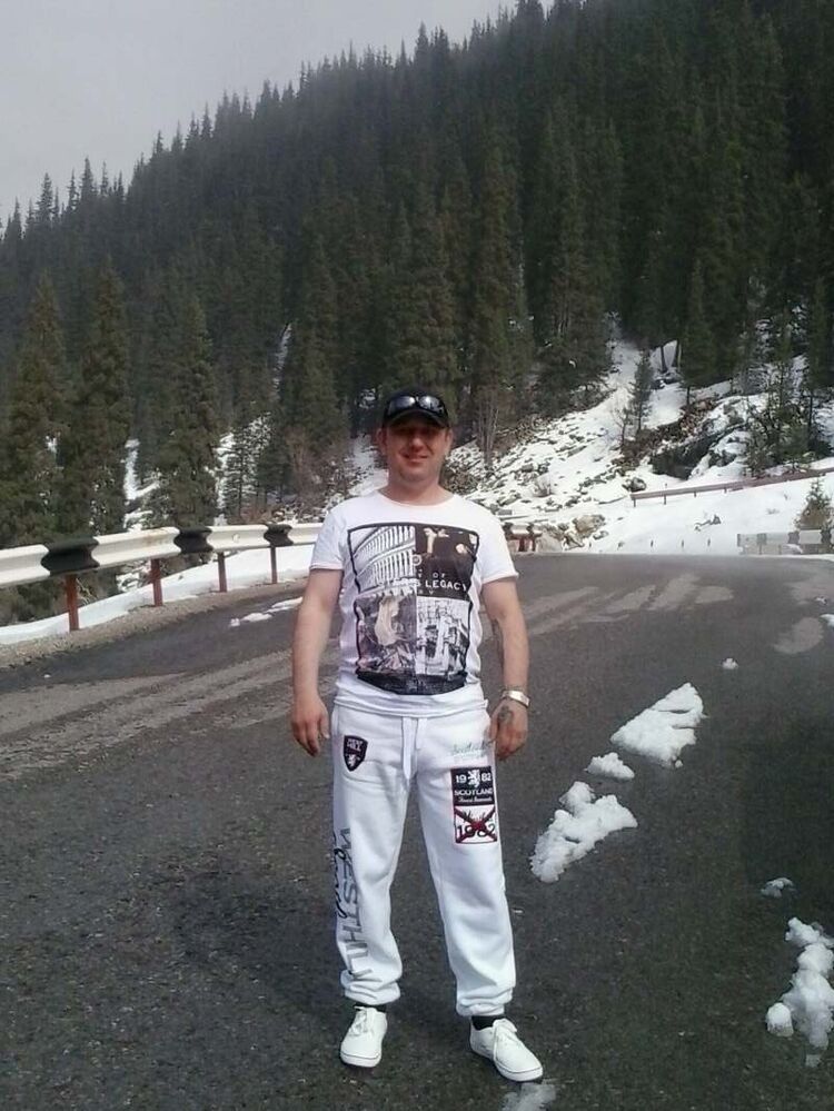  ,   Alexx, 51 ,   ,   , c , 