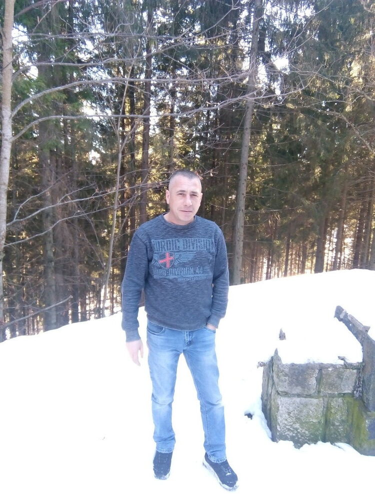  ,   Valeriu, 42 ,   ,   , c 