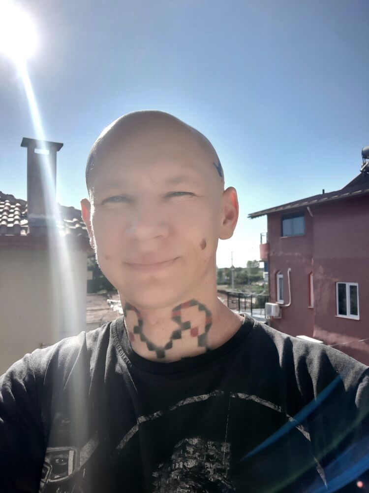  --,   , 42 ,   