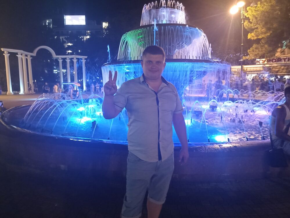  28050225  Alexey, 36 ,    