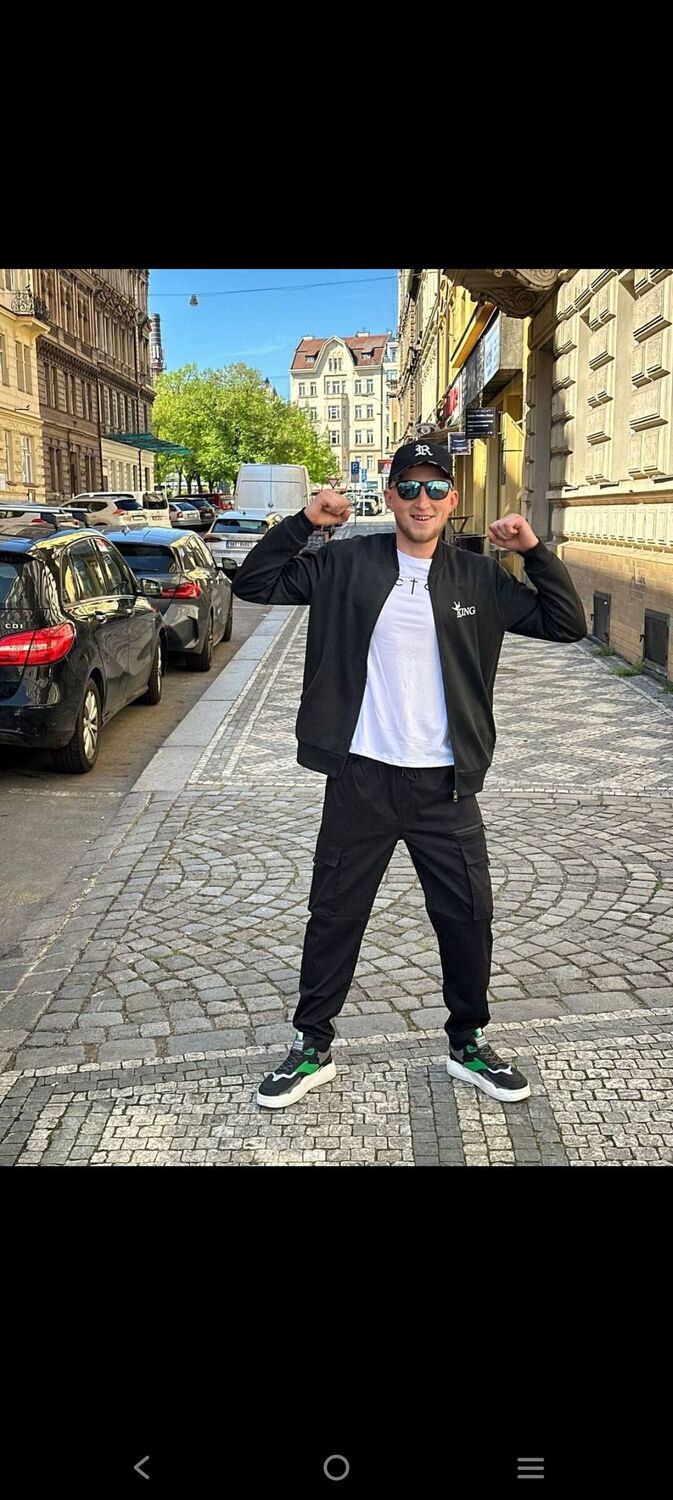  Praha,   Oleg, 27 ,   ,   