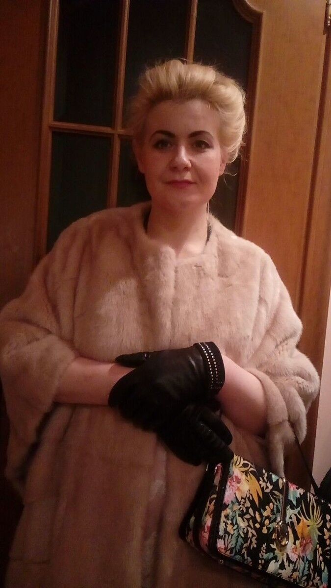  18939515  Nadejda, 42 ,    