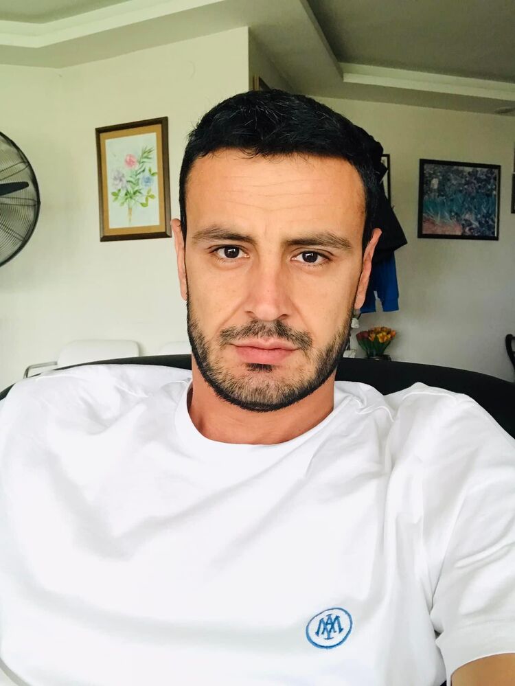  ,   Arjen, 37 ,   ,   