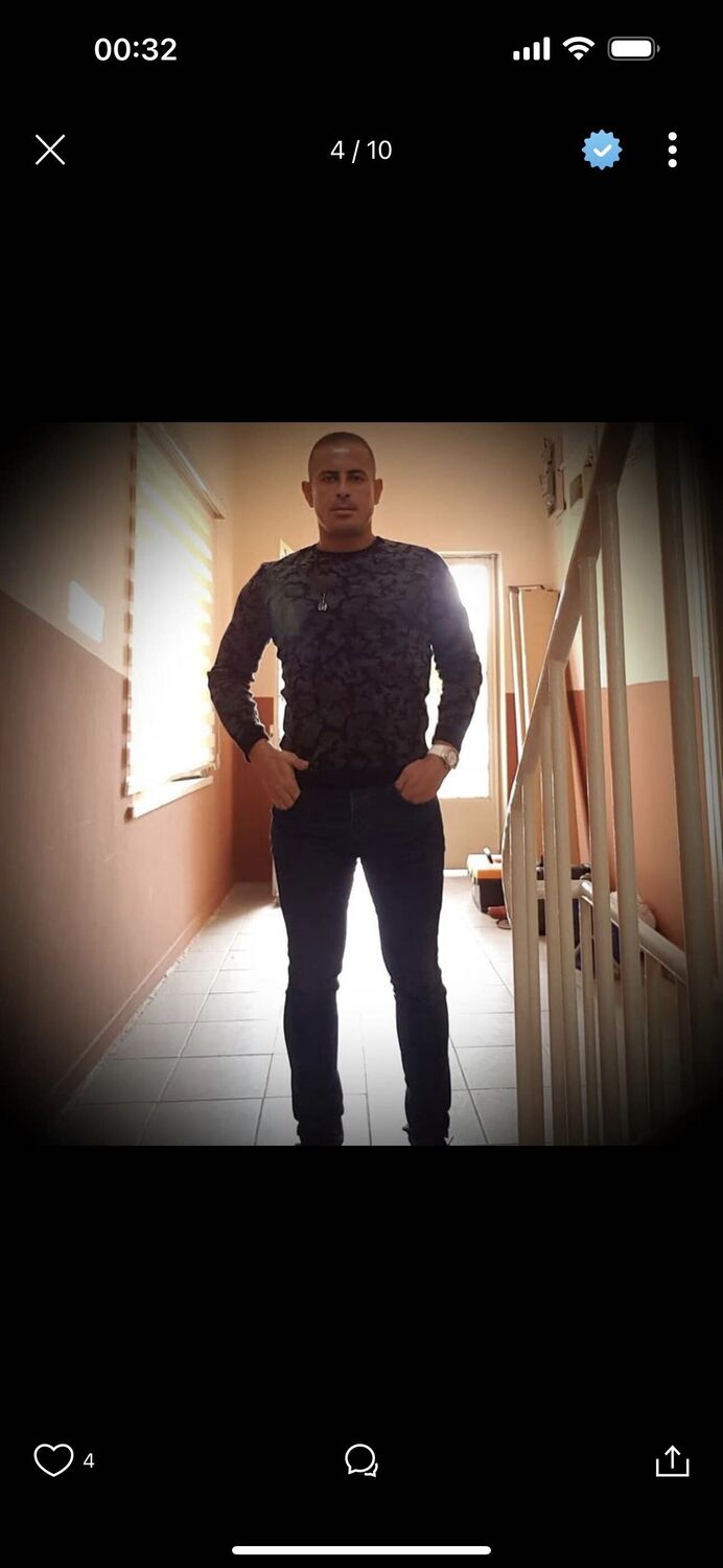  43488485  Hasan, 39 ,    