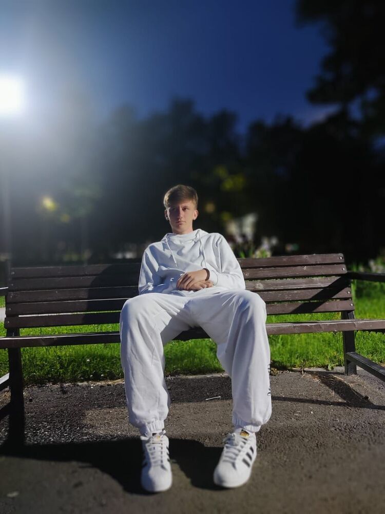  52547445  Daniil, 25 ,    