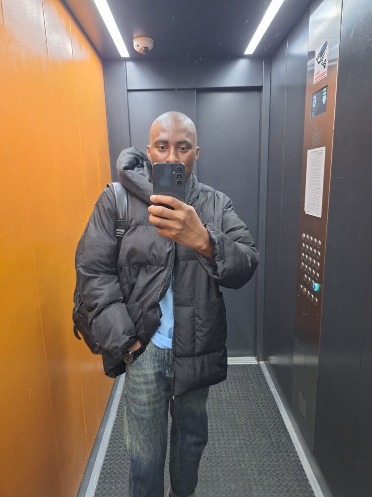  53052875  , 27 ,    