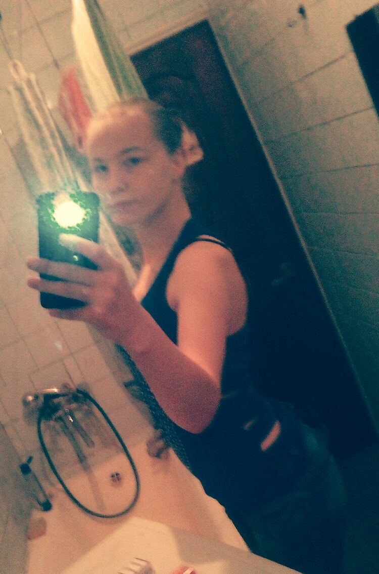  7112745  , 28 ,    