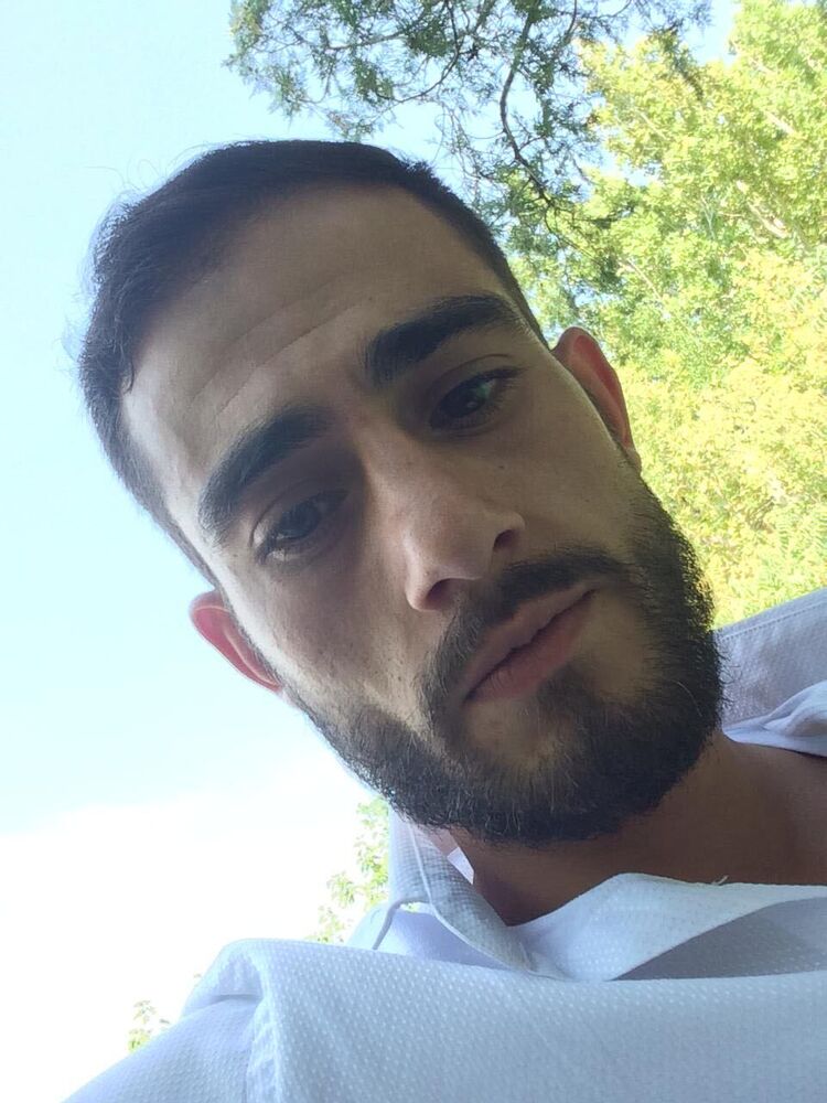  48804685  Hayk, 32 ,    