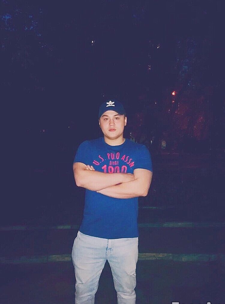  ,   Denis, 32 ,   ,   , c 