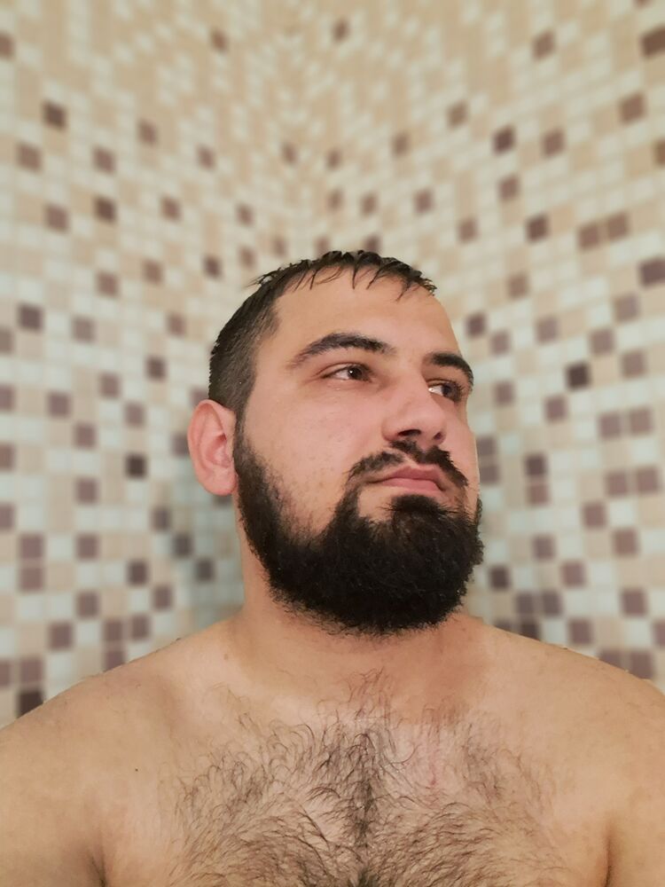  49506065  Radu, 31 ,    