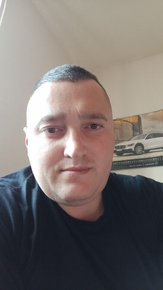  38304365  Dima, 38 ,    