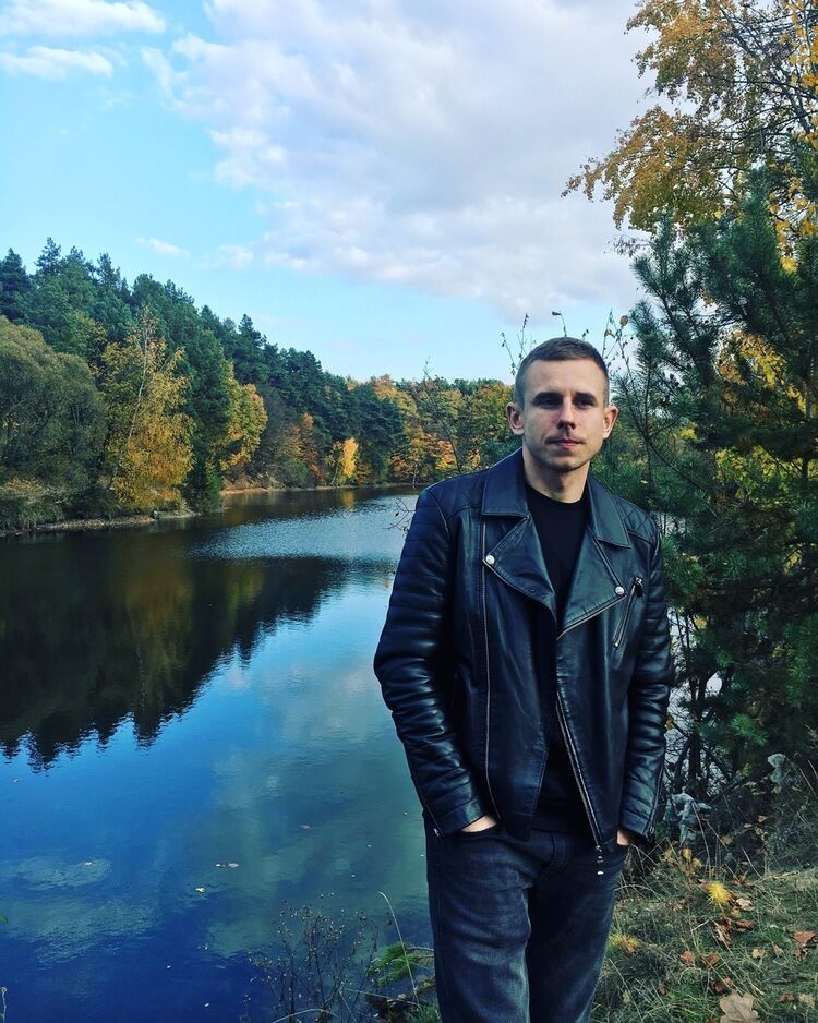  15558165  Roman, 32 ,    