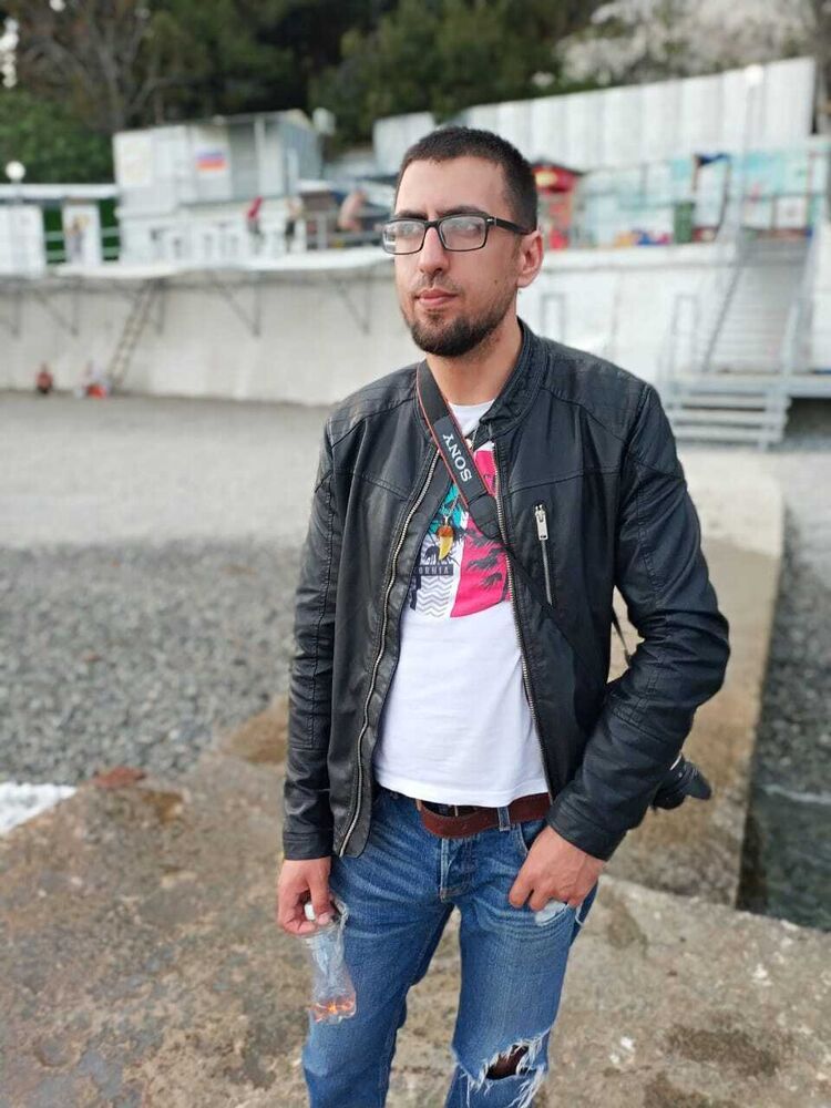  ,   Georgy, 40 ,   ,   