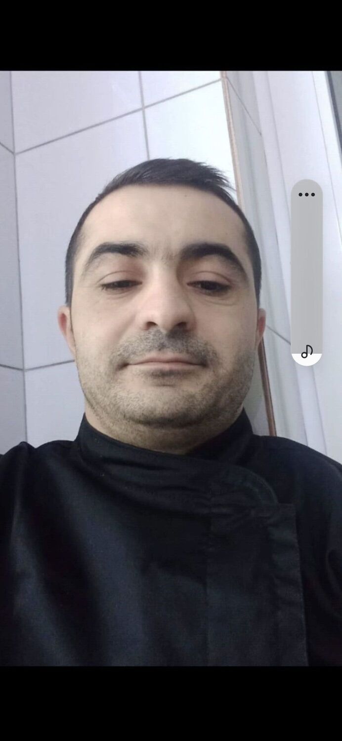  46261885  Anar, 39 ,    