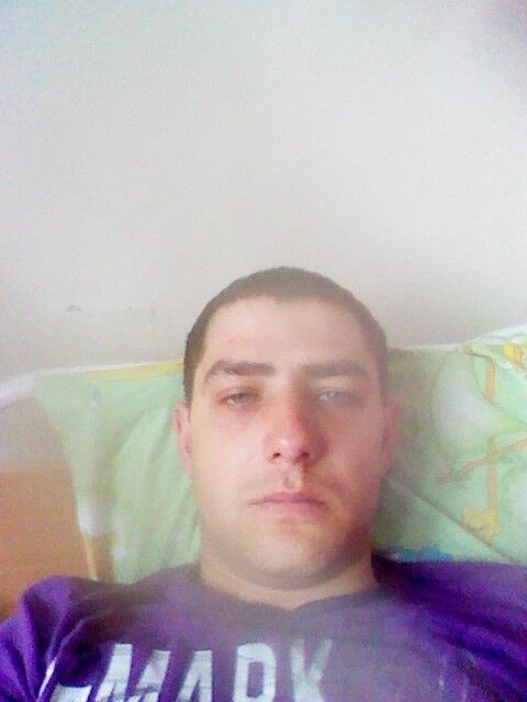  7334725  Aleks, 36 ,    