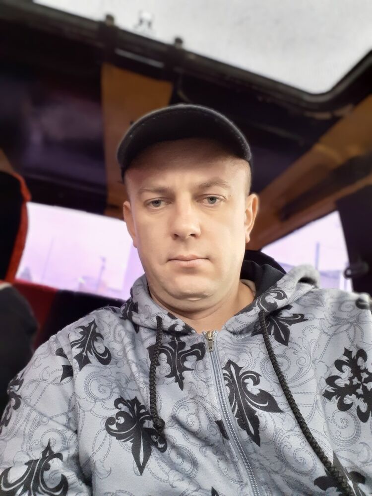  18116345  Vitaliy, 42 ,    