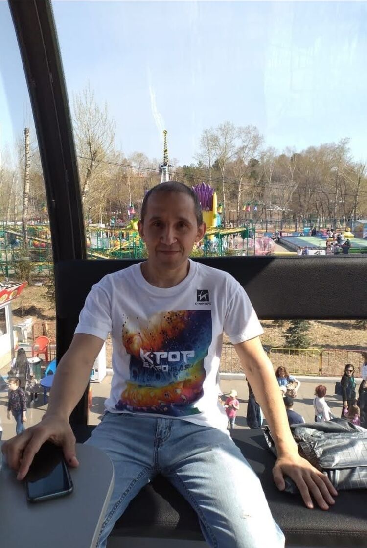  24791715  Alex, 35 ,    