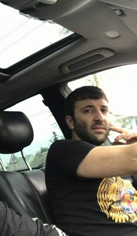  ,   Artur, 35 ,   ,   , c 