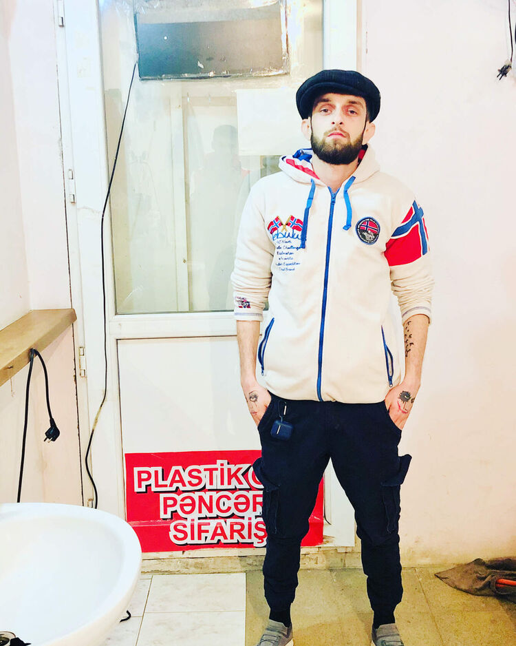  23790995  Orxan, 30 ,    