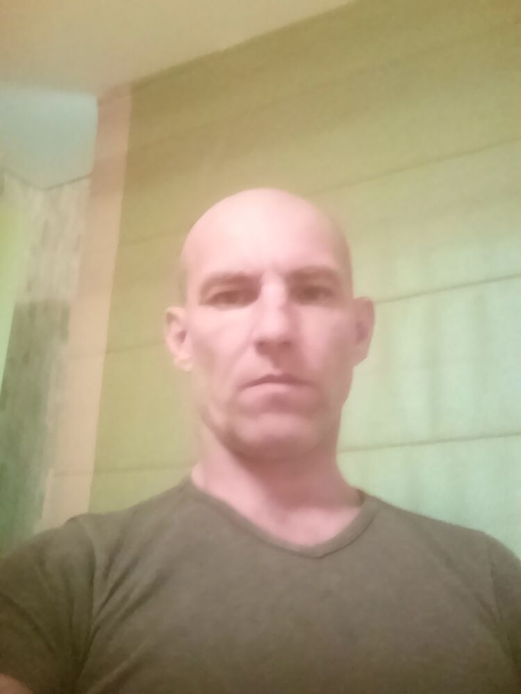  18729685  Konstantin, 51 ,    