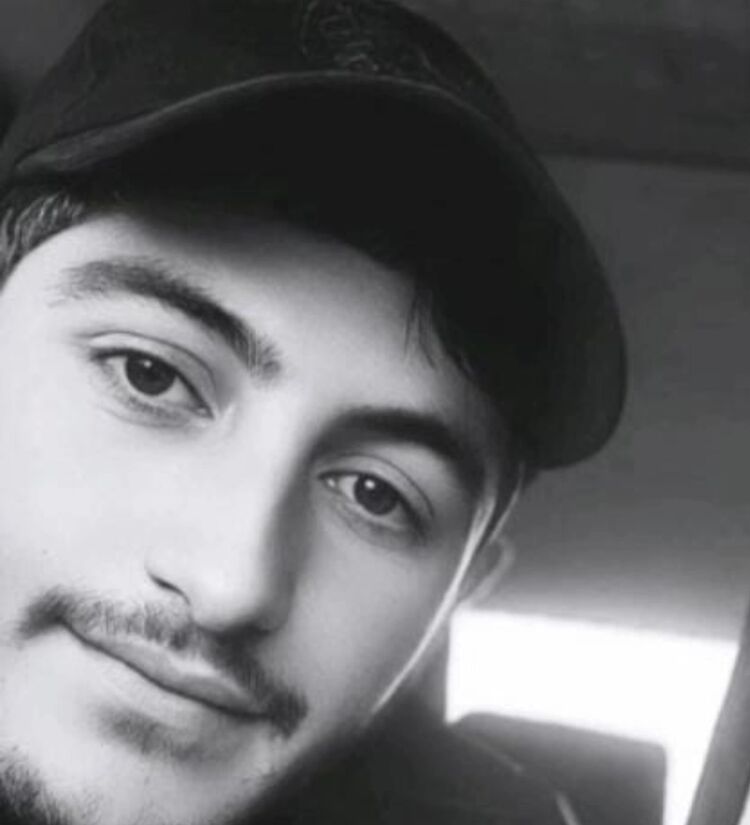  ,   Narek, 22 ,  