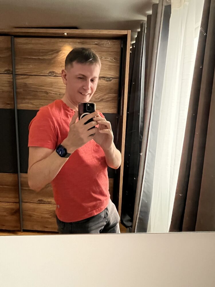  53736985  Aleksei, 43 ,    