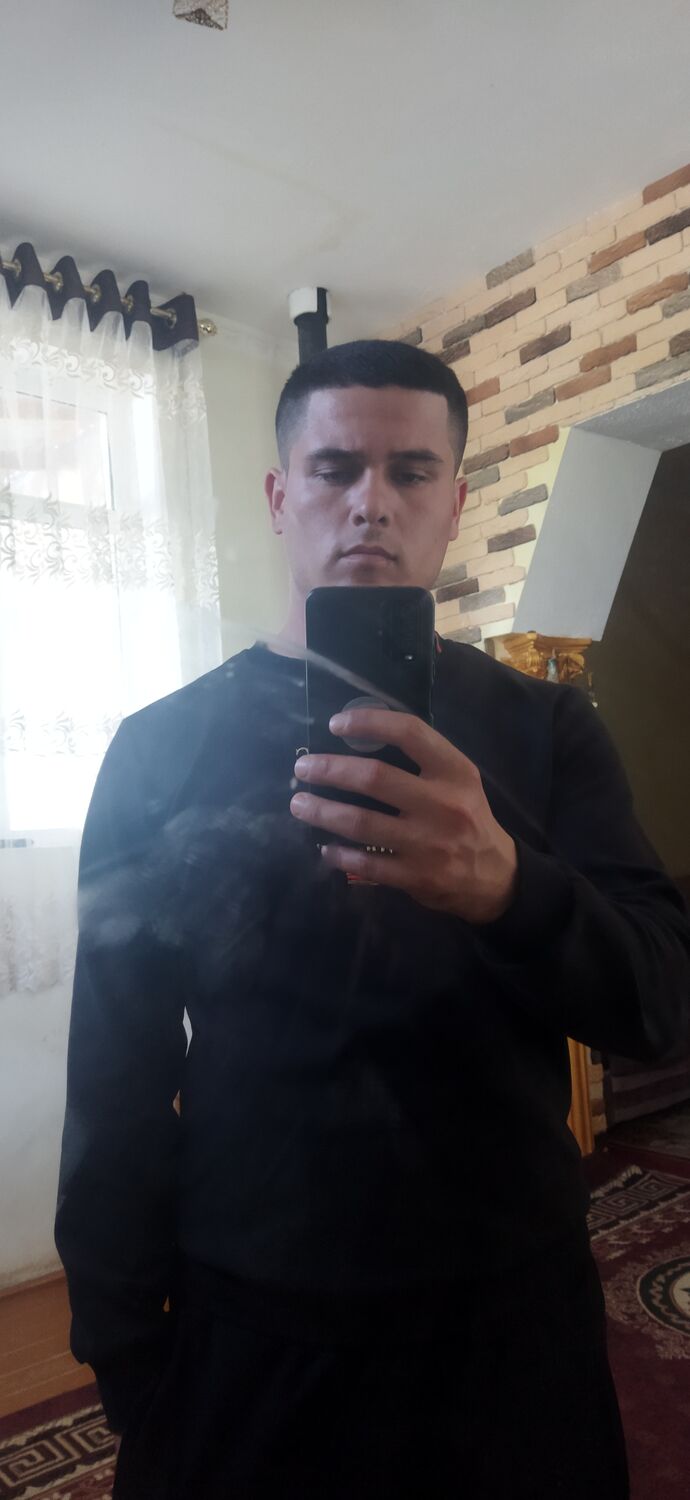  37210935  Xayrulla, 28 ,    
