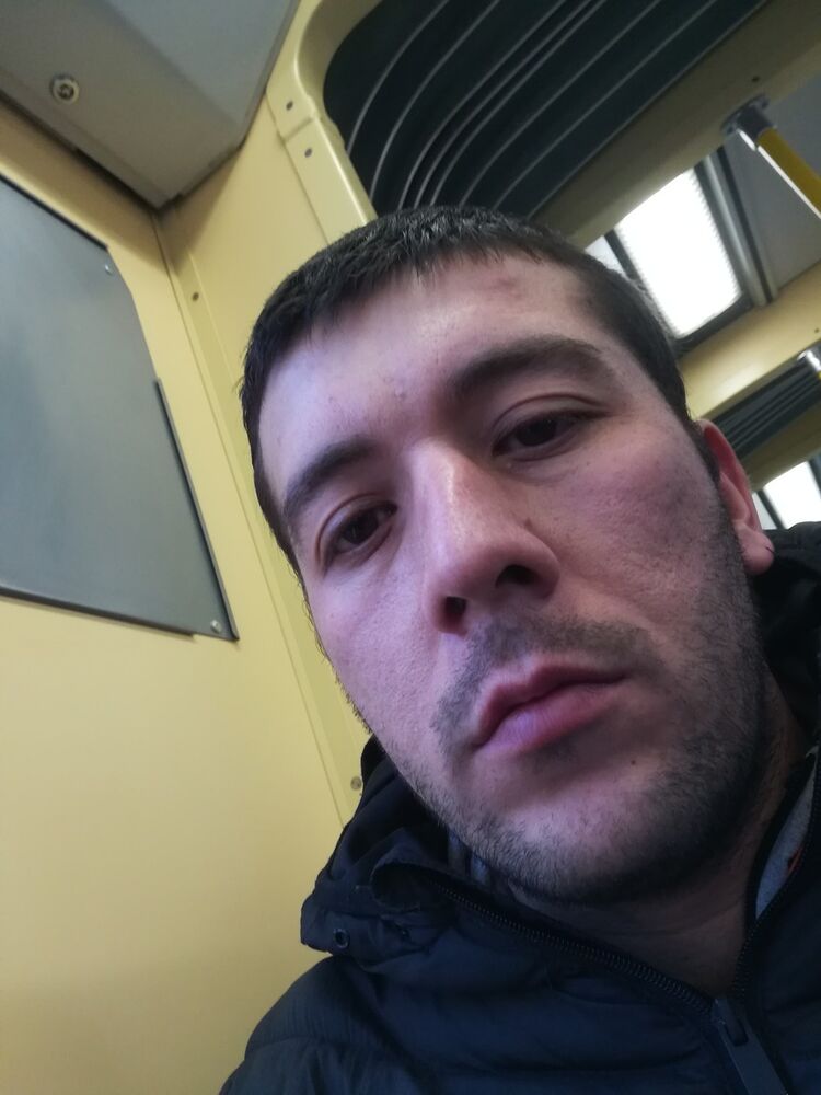  15562815  Abduhamid, 38 ,    