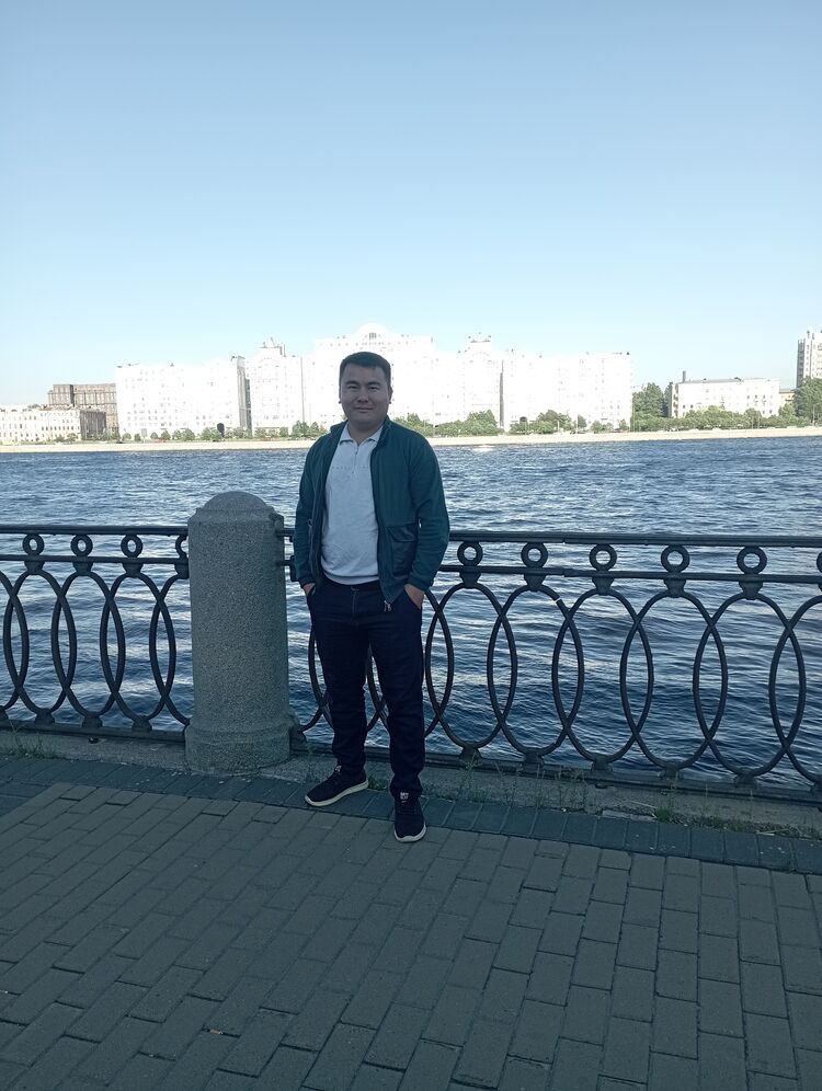  44641695  Muhriddin, 28 ,    -