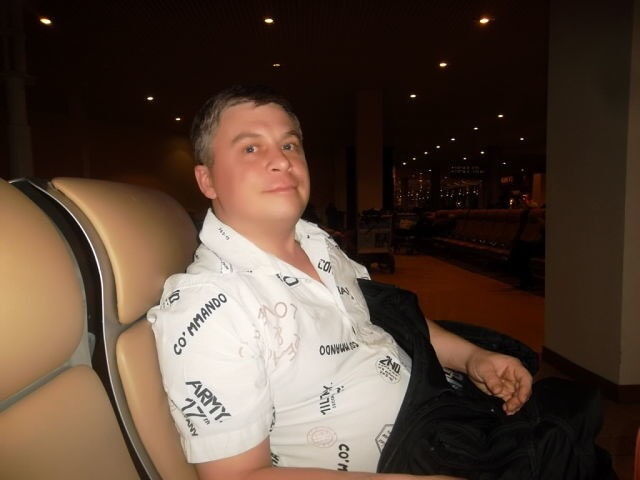 ,   Ruslan, 49 ,   ,   , c 