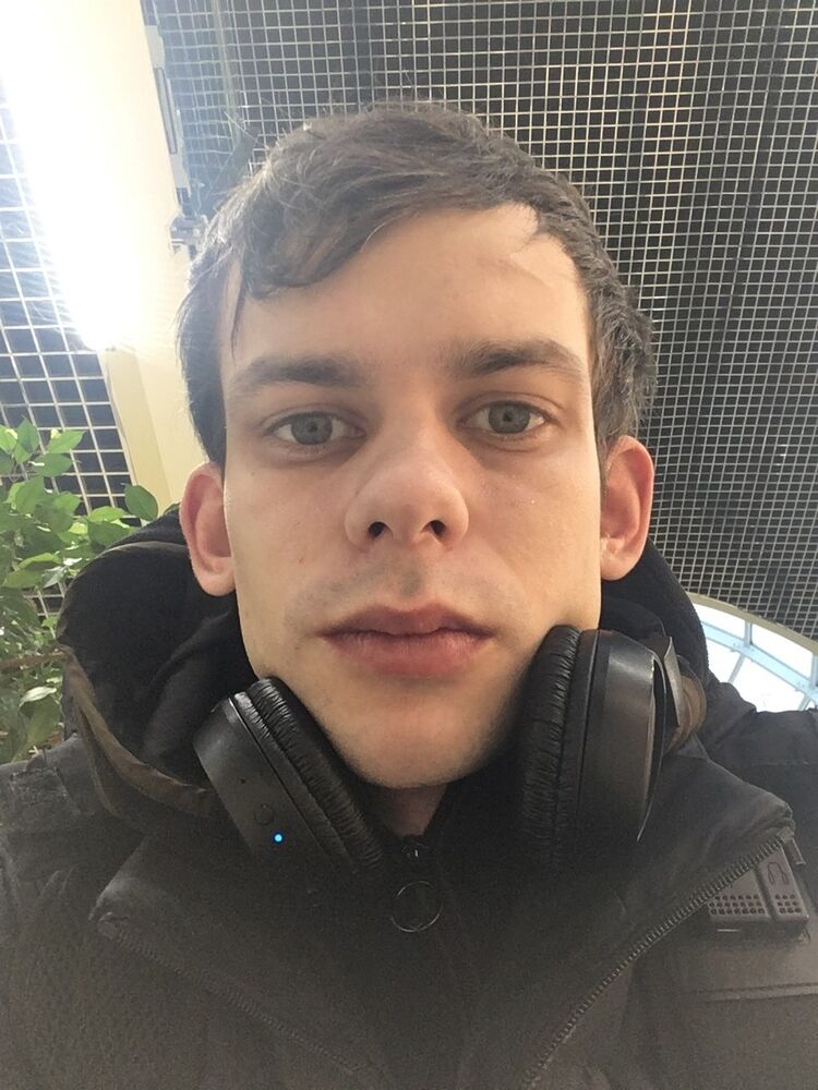  18118995  , 34 ,    