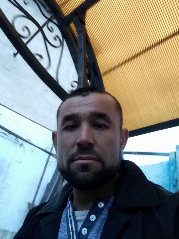  22588985  Roman, 46 ,    